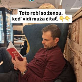 Žene, ktorá vidí muža čítať, ide hlavou toto: 1. Ten je sexi. 2. Ach, tá charizma! 3. Chcem, aby sa na mňa pozeral tak,...